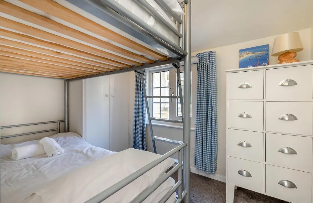 2 Bed In St Ives Oc-Chyr03-1