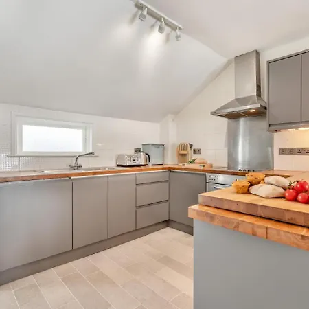 2 Bed In St Ives Oc-Chyr03-2